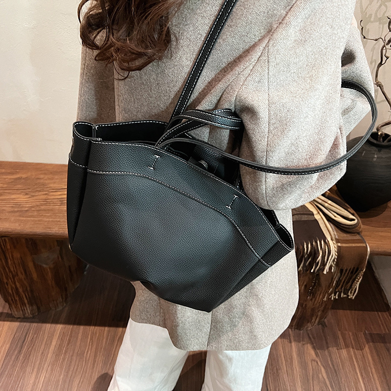 Large Capacity Handheld Tote for Women 2024 Autumn/Winter New Fashion Single Shoulder Underarm Bag