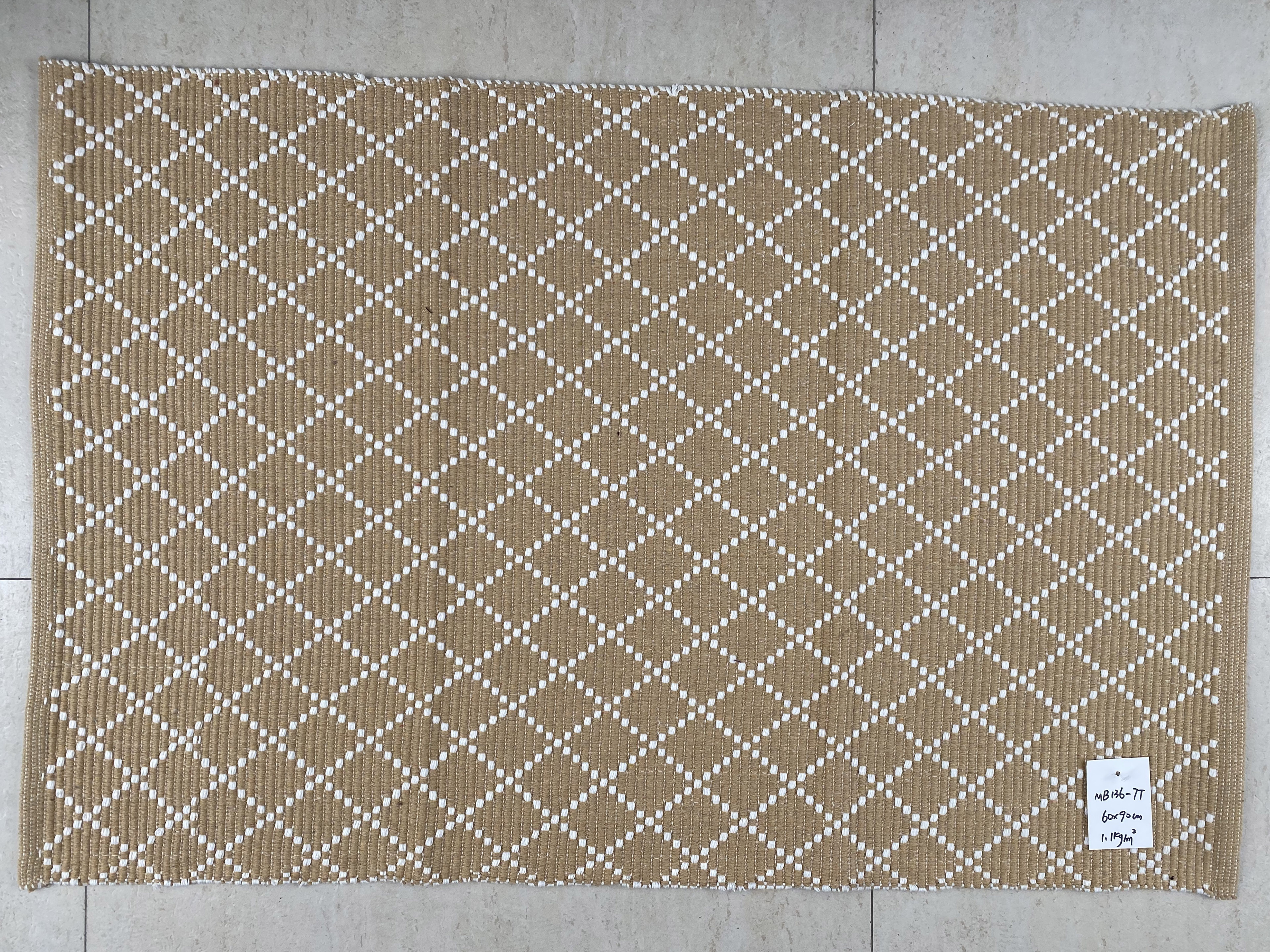 Superior Absorbent Handmade Cotton Floor Mat Modern Style Area Rugs for Living Spaces