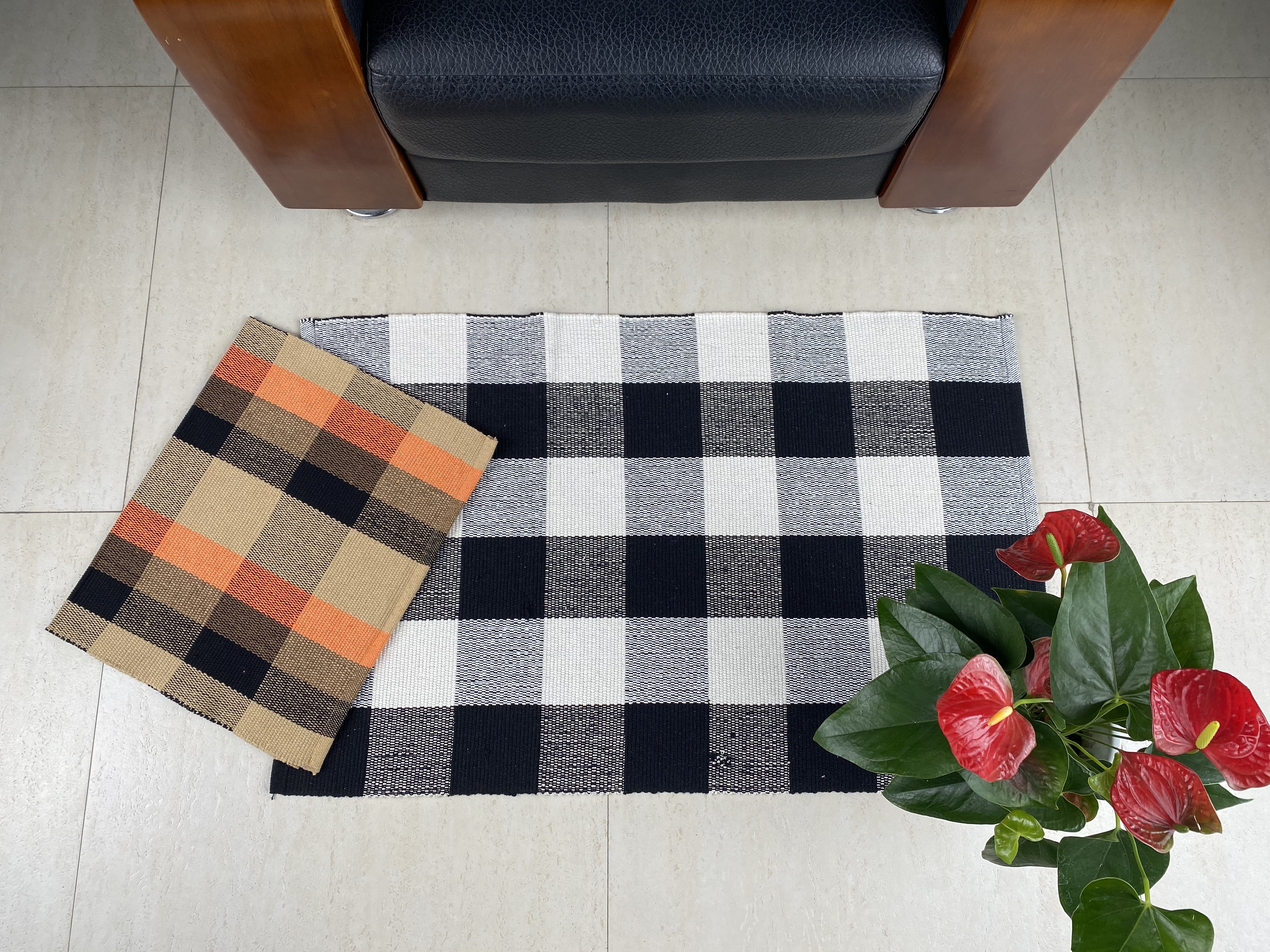 Contemporary Fashionable Cotton Area Rug Tailored Handcrafted Design with Superior Absorption