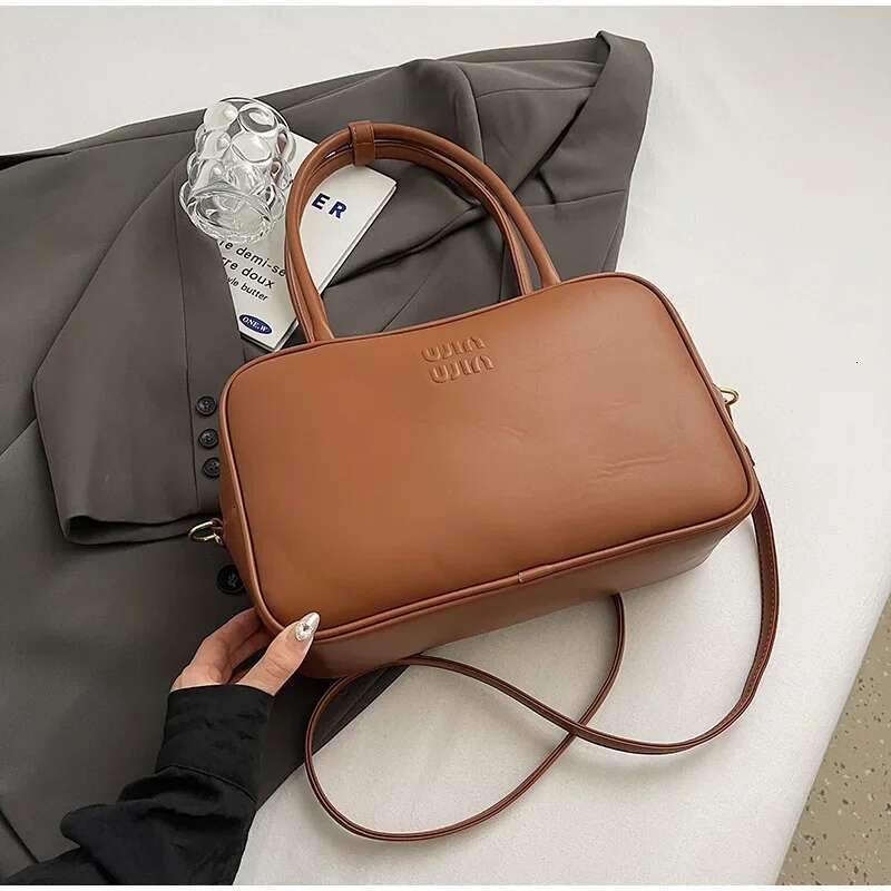 Retro large capacity women s autumn new work commuting designer handbag pillow women s single shoulder crossbody bag bag