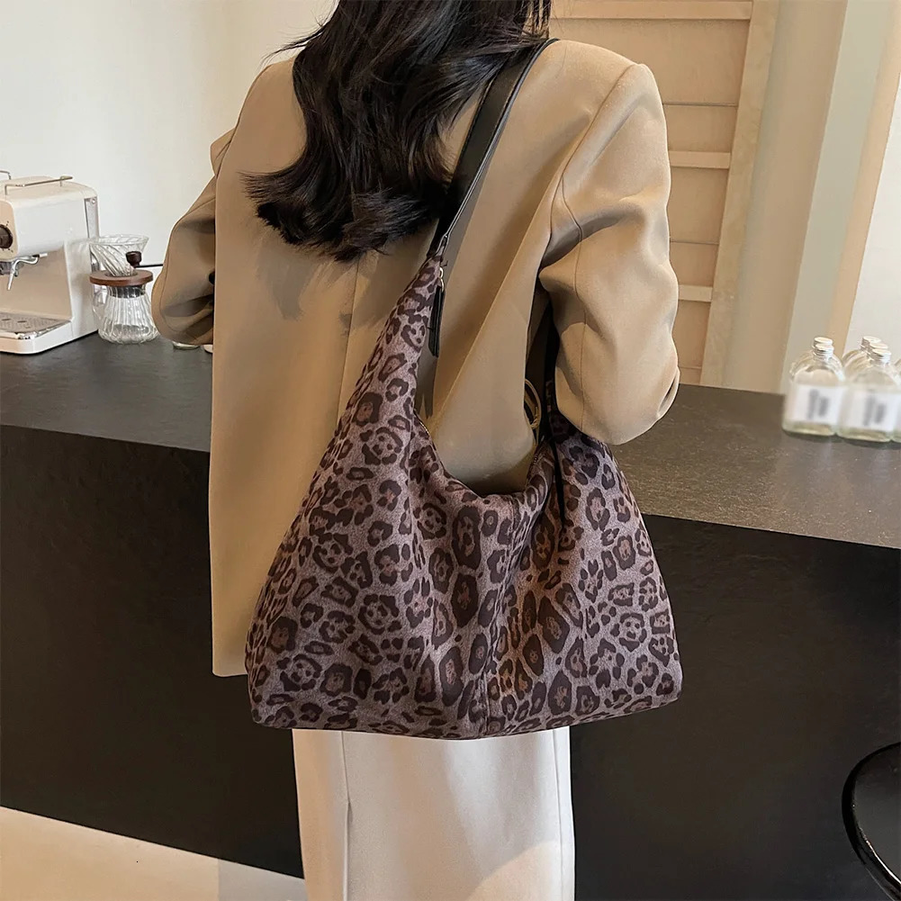Women Leopard Shoulder Bag Large Capacity Suede Cheetah Printed Tote Handbag Vintage Shoulder Bag Female Commute Bag 250103