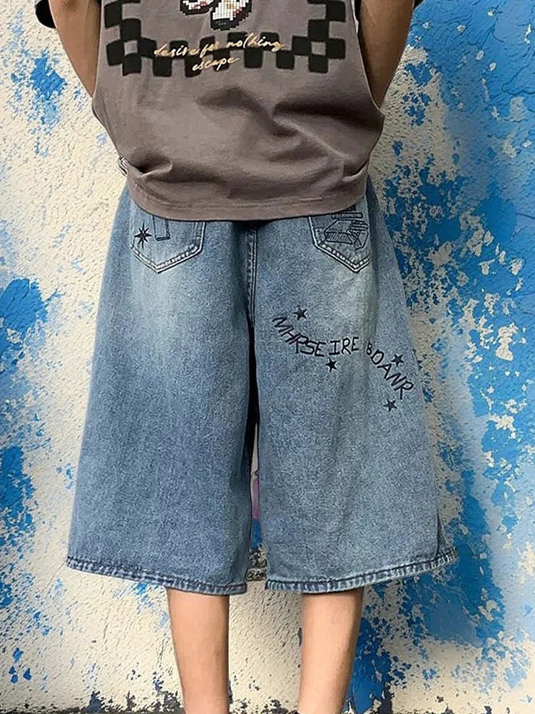 Summer Mens Fitness Embroidered Shorts Mens Wide Legs Knee Length Retro Jeans Loose Graffiti Drawstring Pants 241230