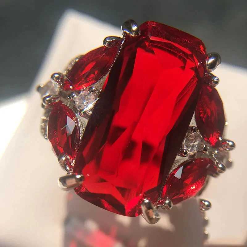Fashion Female Real 925 Sterling Silver Jewelry Ring Have Stamp AAA Big Red CZ Stone Wedding Rings for Women PartyXJ250104