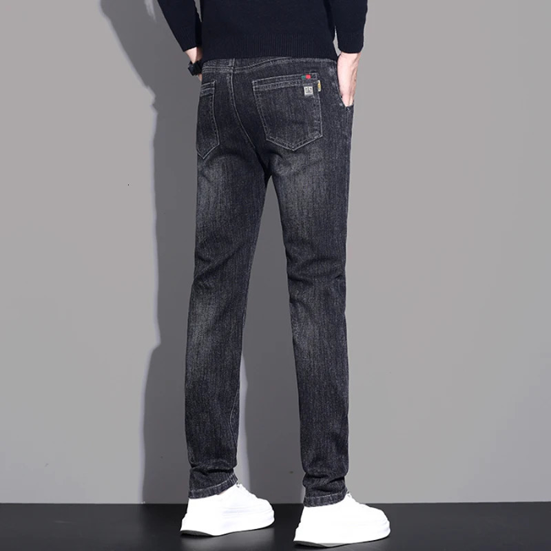 Blue velvet jeans autumn and winter item slim fit small foot elastic mens upper body stylish casual denim pants large size 241230