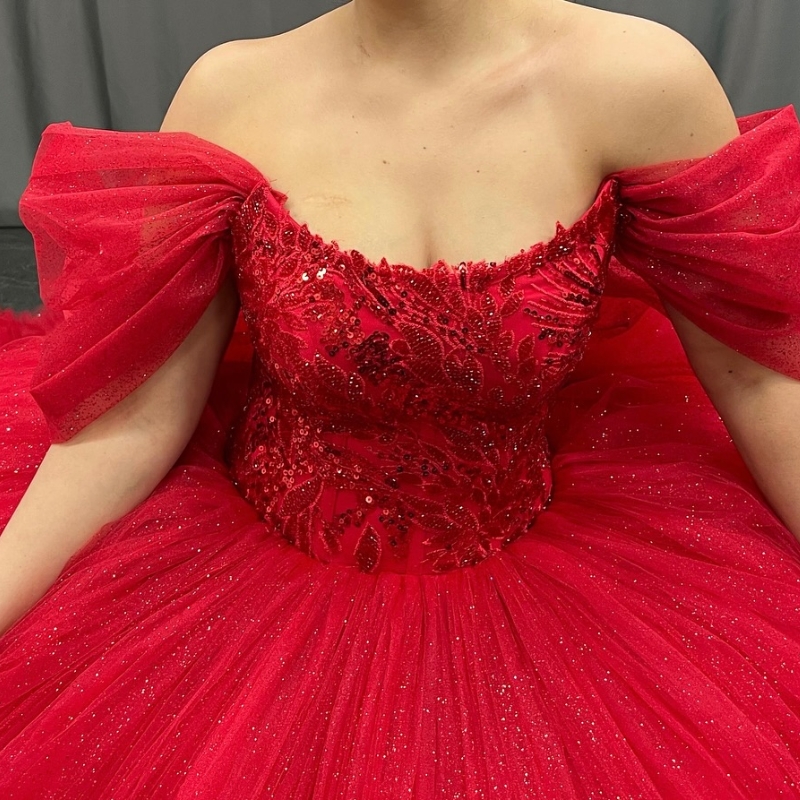Red Quinceanera Dresses Ball Gown OffThe Shoulder Sequin Applique Lace Beading Tulle Tiered Bow Party Princess Vestidos 15 XV Anos Sweet 16 Dress