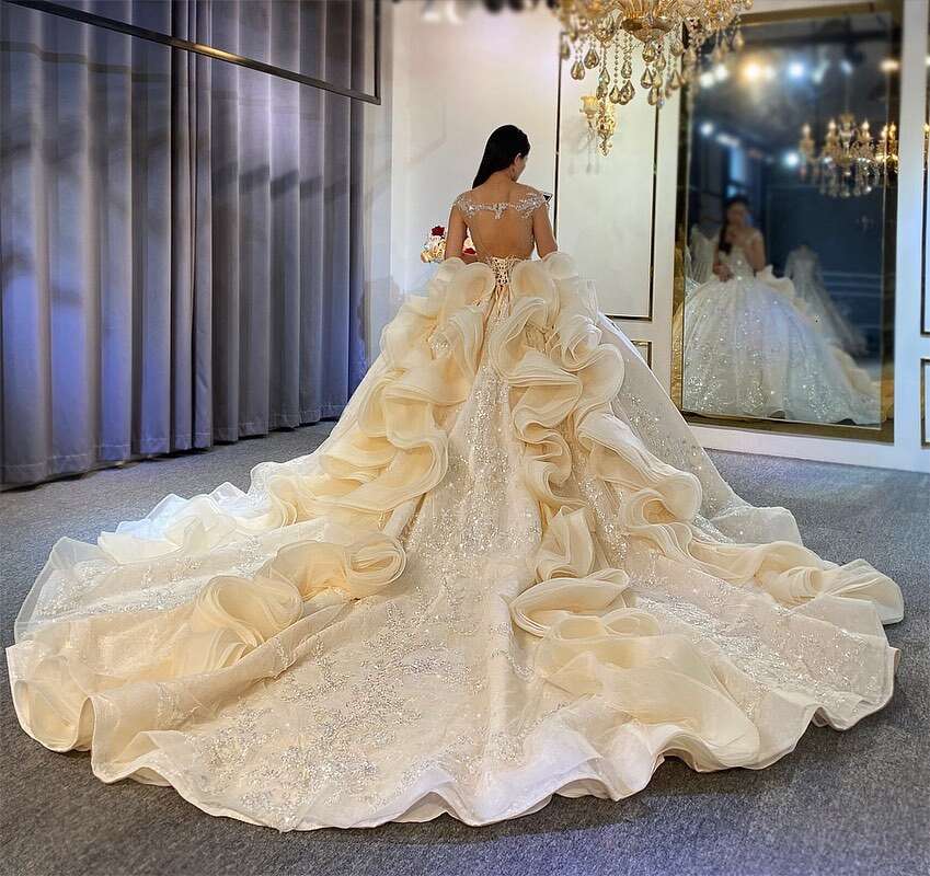 Sparkg Crystal Beaded Dresses With Long uncing Train Ball Church Bridal Wedding Party Gown