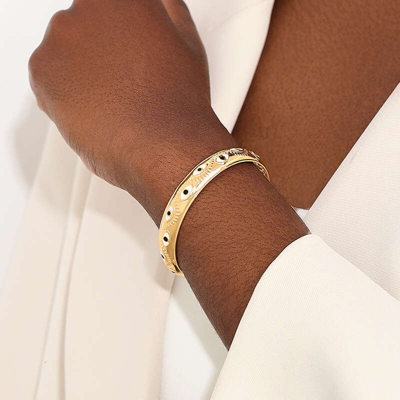 1 fashionable and personalized metal creative eye elegant women's open mouth bracelet suitable for parties to wear