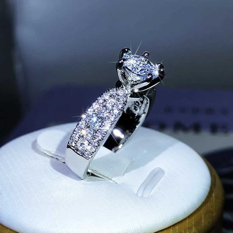 925 Sterling Silver Luxury Sparkling Six-Cl White Zircon Ring For Ladies Party Reception Jewelry GiftXJ250514