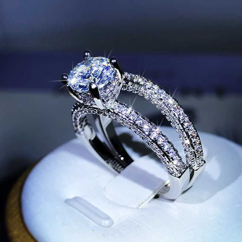 Luxury 925 Silver White -Cl Cubic Zirconia Women Engagement Rings Graceful Proposal Rings r Brilliant Statement JewelrXJ250104