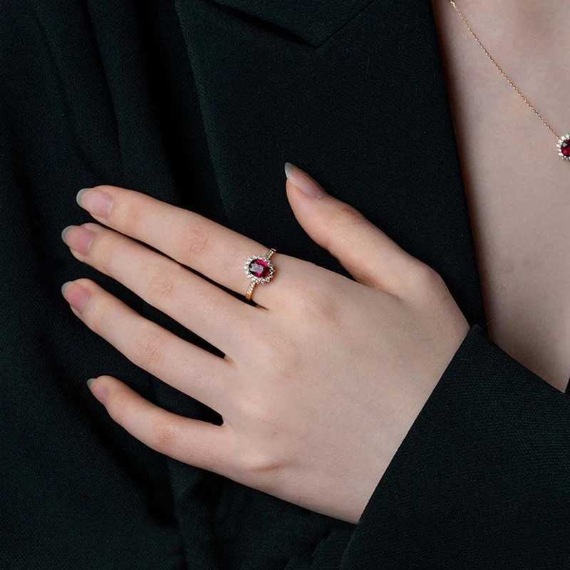 Gold Ruby Colour Ring Garnet Red Retro 100% S925 Sterling Silver Plated 18K Elegant Queens Ring for Women Party EngagementXJ250104