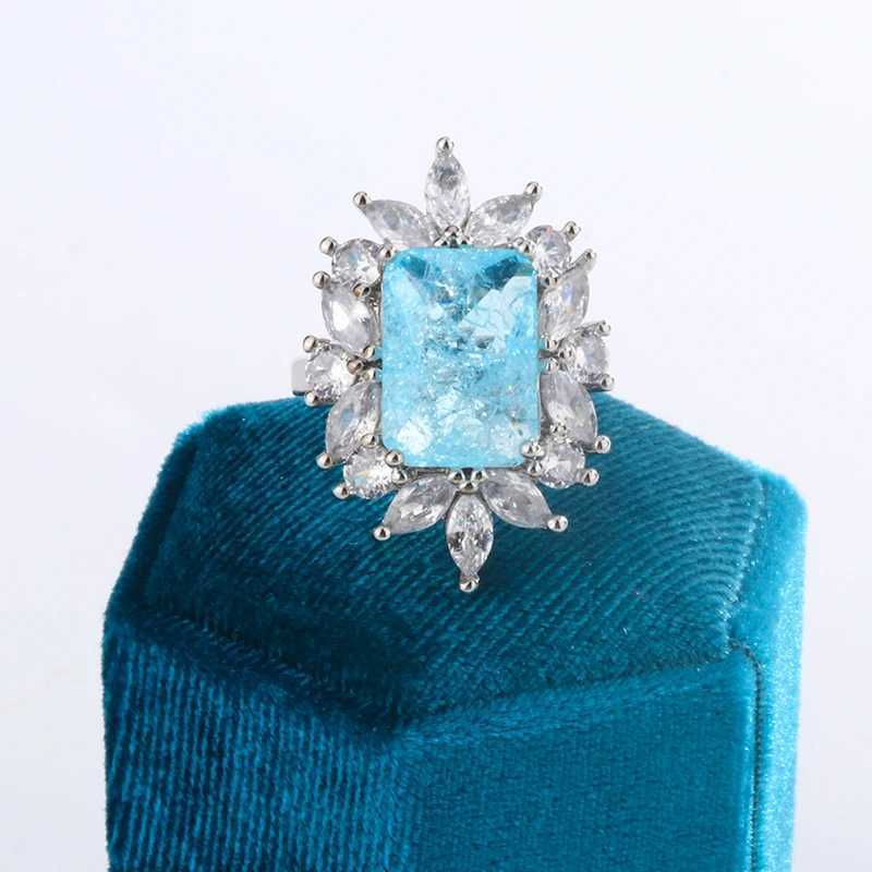 Europe and The United States Bright Sea Blue Square Jewel Ring Classic Design White Full Diamond Zircon La 925 Silver RingXJ250104