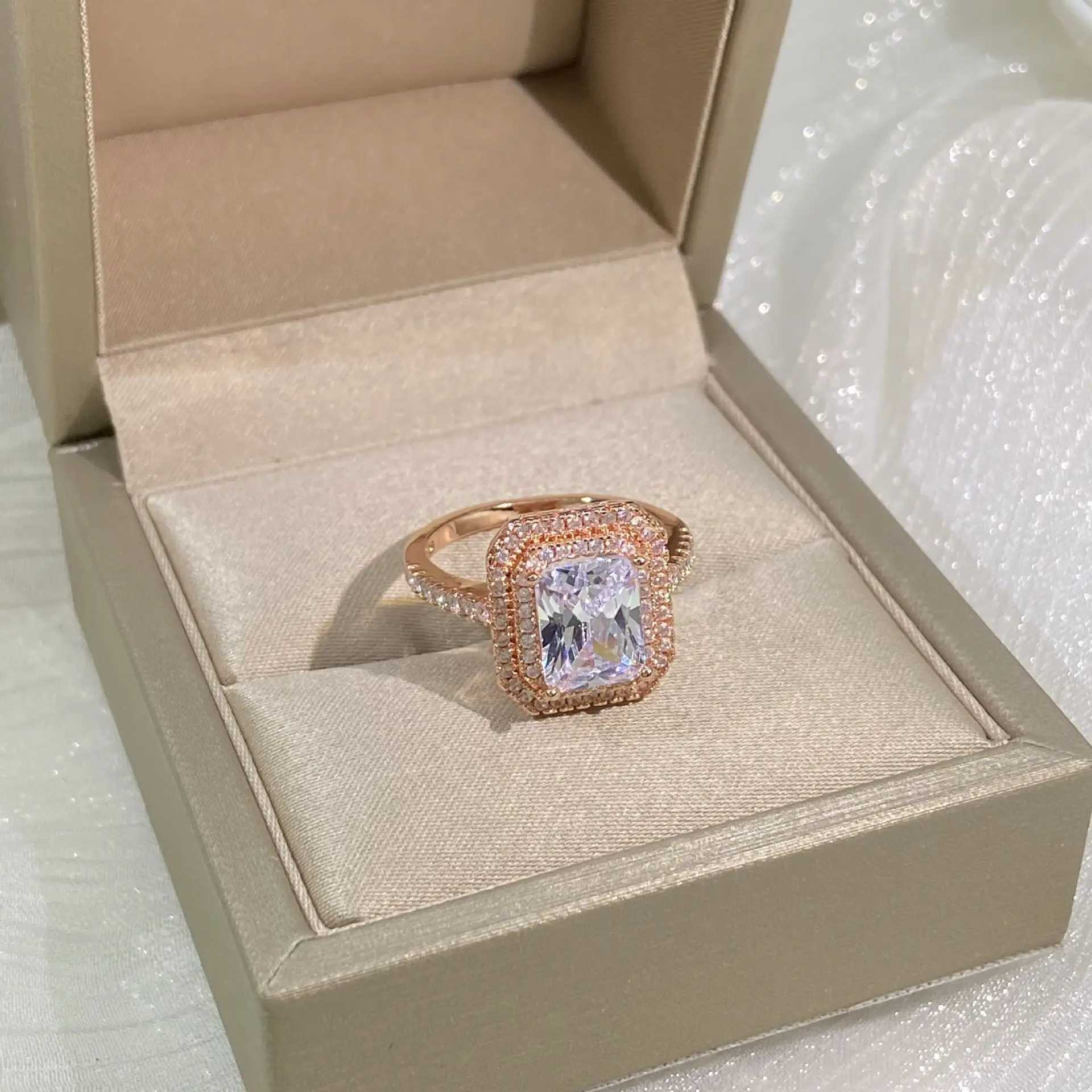 NEW Delicate Princ Baguette Full Diamond Couple Ring in Rose Gold For Women Geometric Crystal Valentines Day JewelryXJ250104