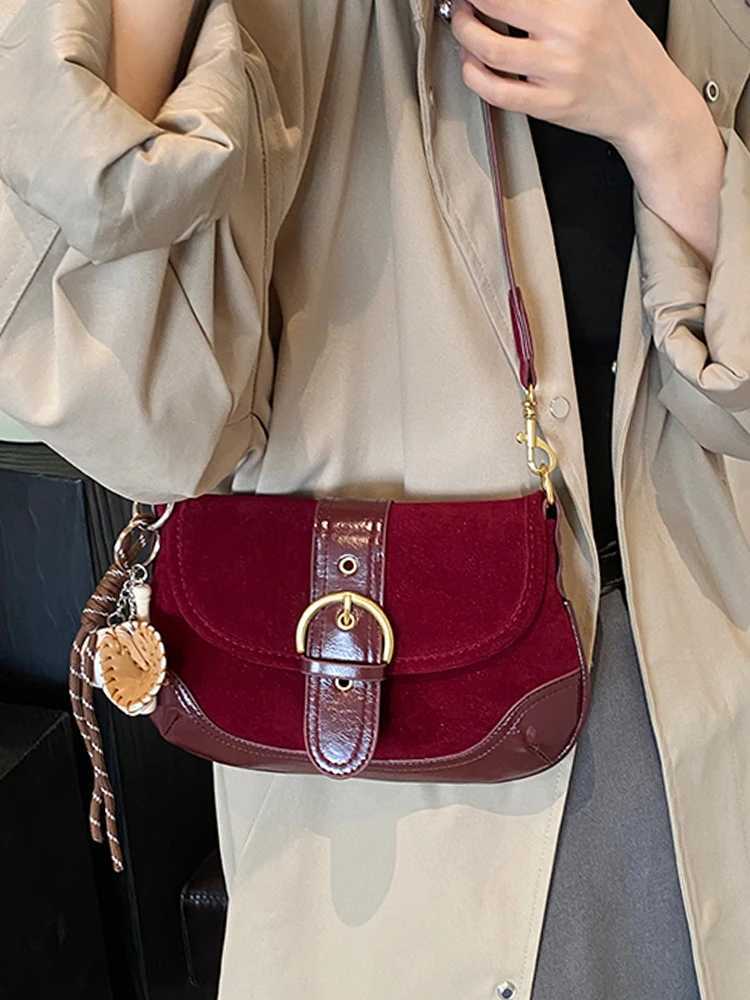 Frosted Wen Shoder Bag 2024 New Niche Design Flap Crossbody Bags Winter Lady Cmuter Handbags and Purse Y240102