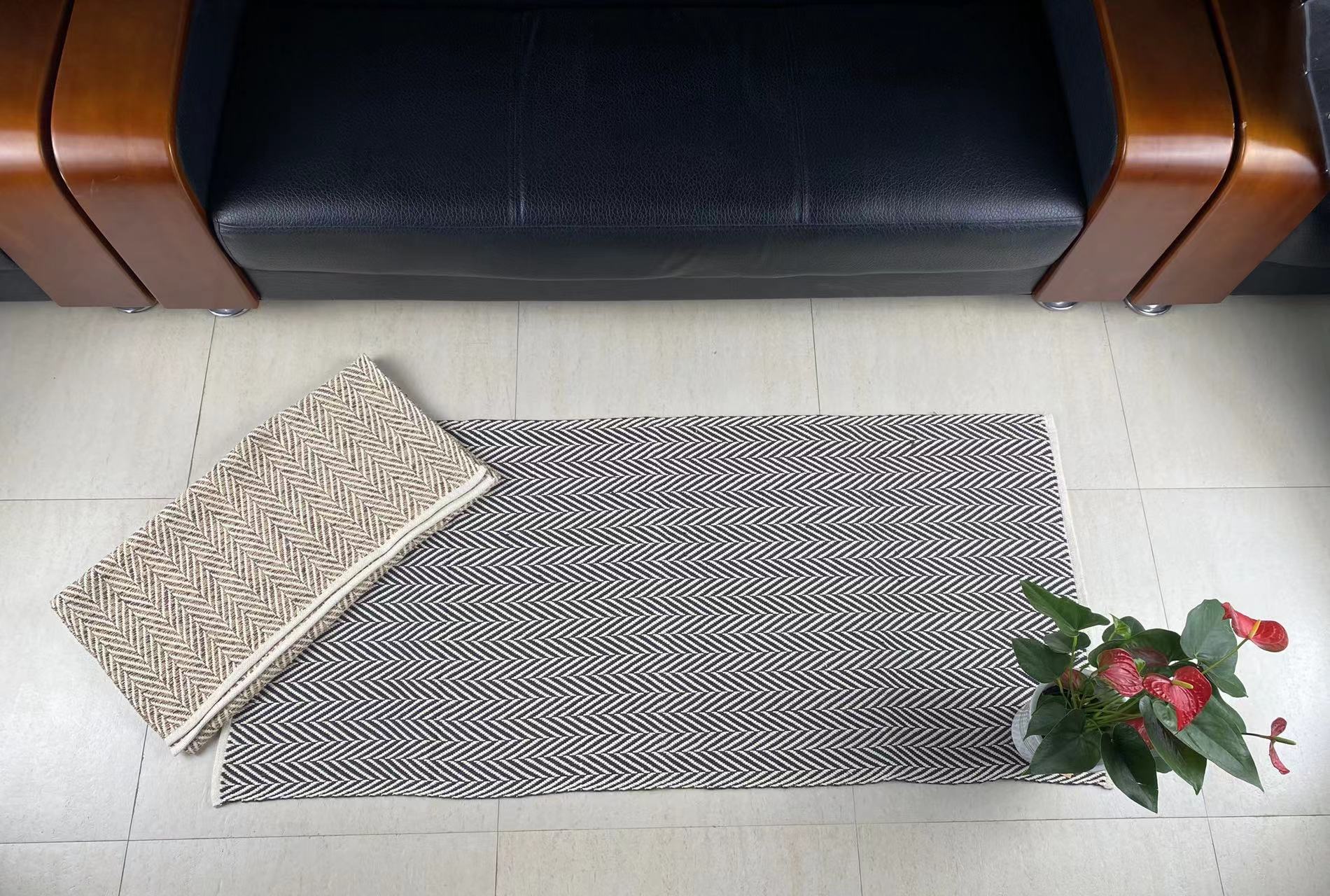 Chic Handcrafted Cotton Area Rug Versatile and Long-Lasting Flooring Solution for Trendy Spaces