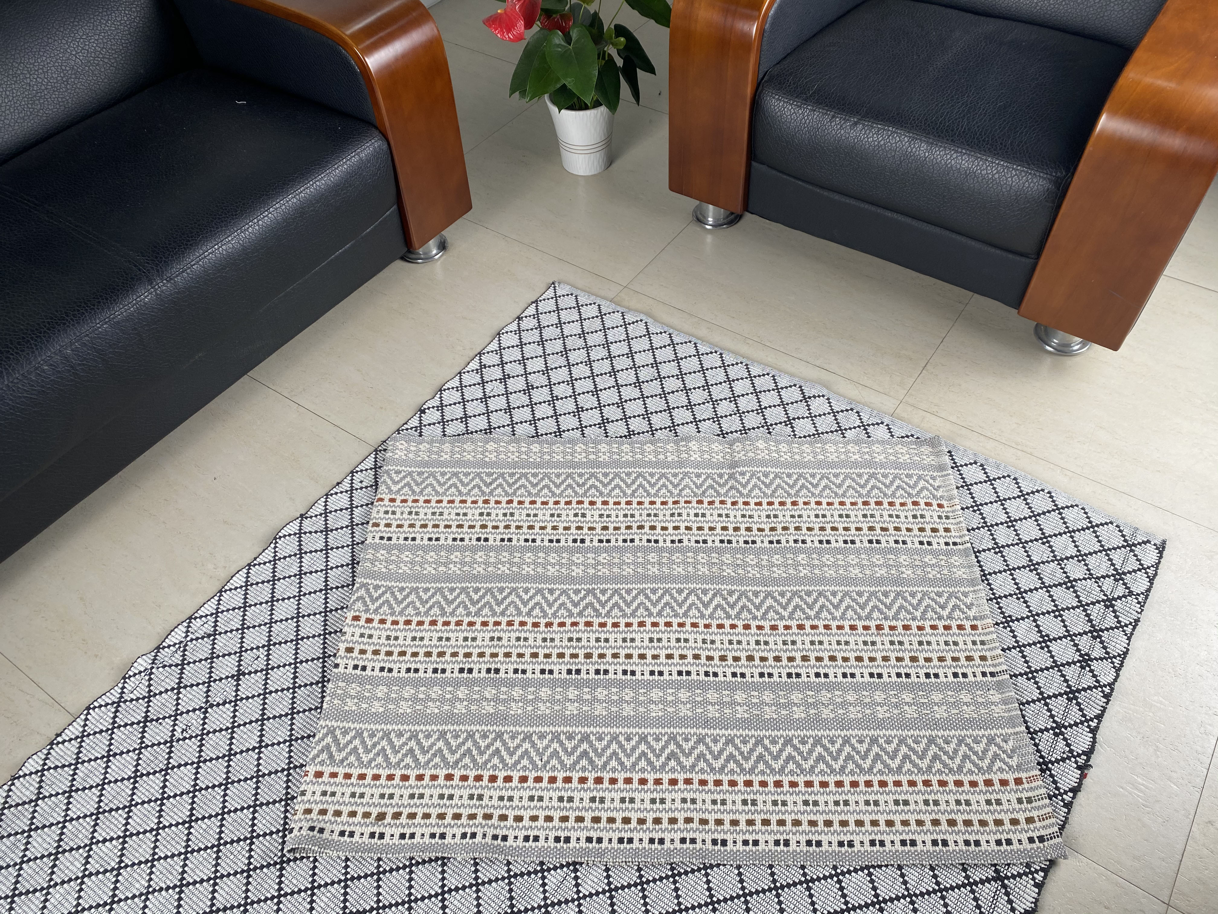Elegant Handmade Cotton Carpet Perfect Blend of Functionality and Aesthetics for Stylish Homes