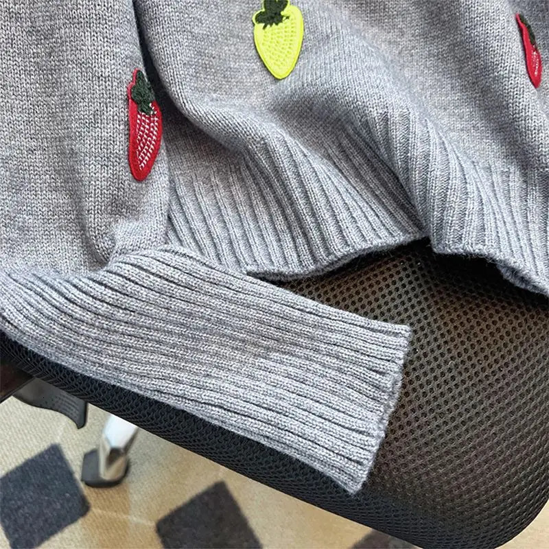 Women Clothing Embroidered O-neck Sweater Women Autumn Winter Fleece Warm Slim Top Tee All-match Printing Long Sleeve Tops 241223