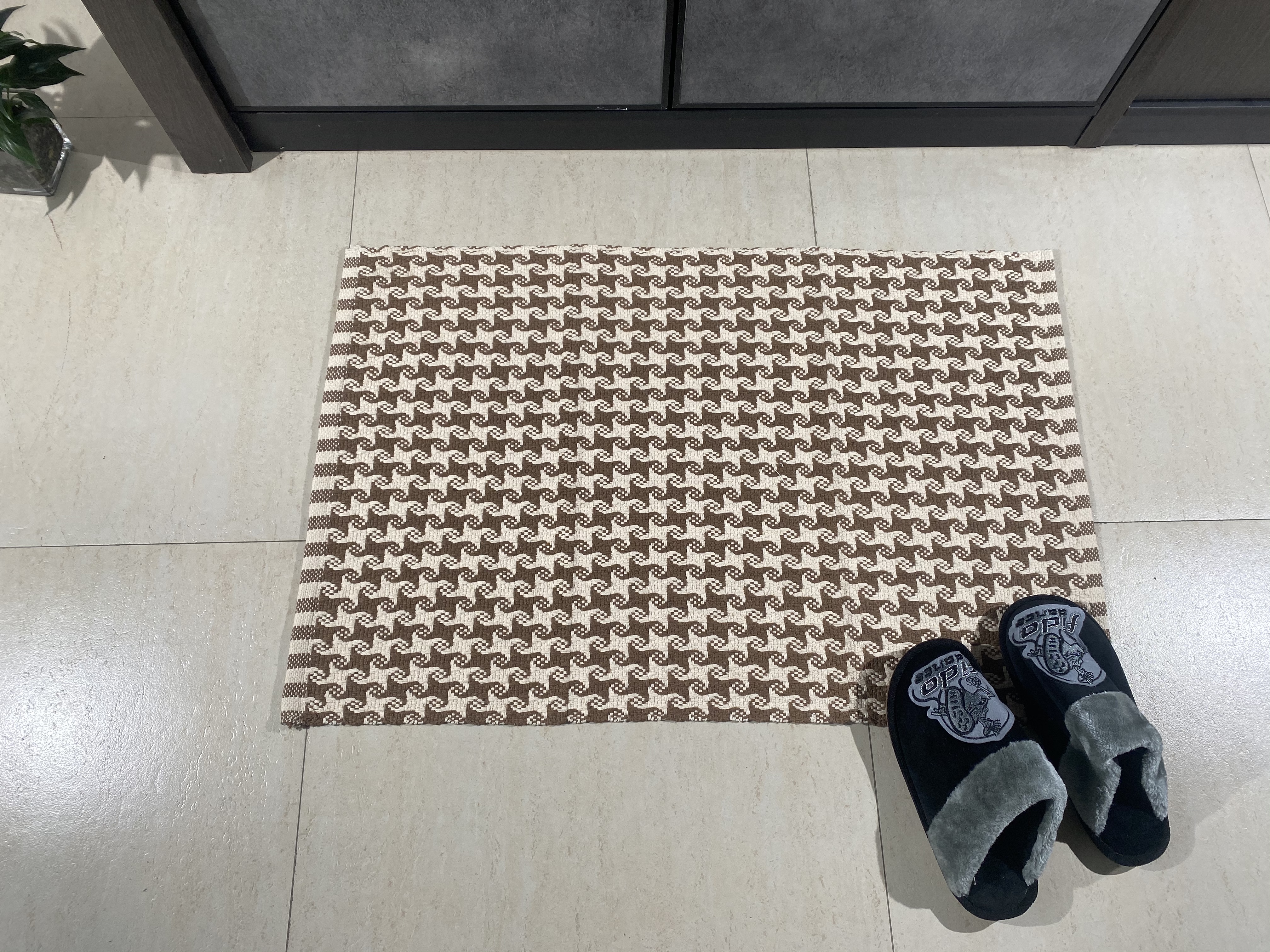 Durable Handmade Brown Cotton Area Rug Featuring Elegant Artwork Perfect for Any Space