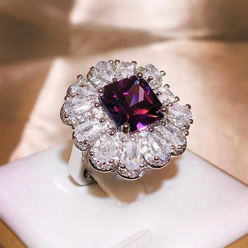 Radiant High Quality Colourl Ladies Ring Luxury Full Diamond 925 Sterling Silver Ladies Hot Selling Jewelry Party AccoriesXJ250104
