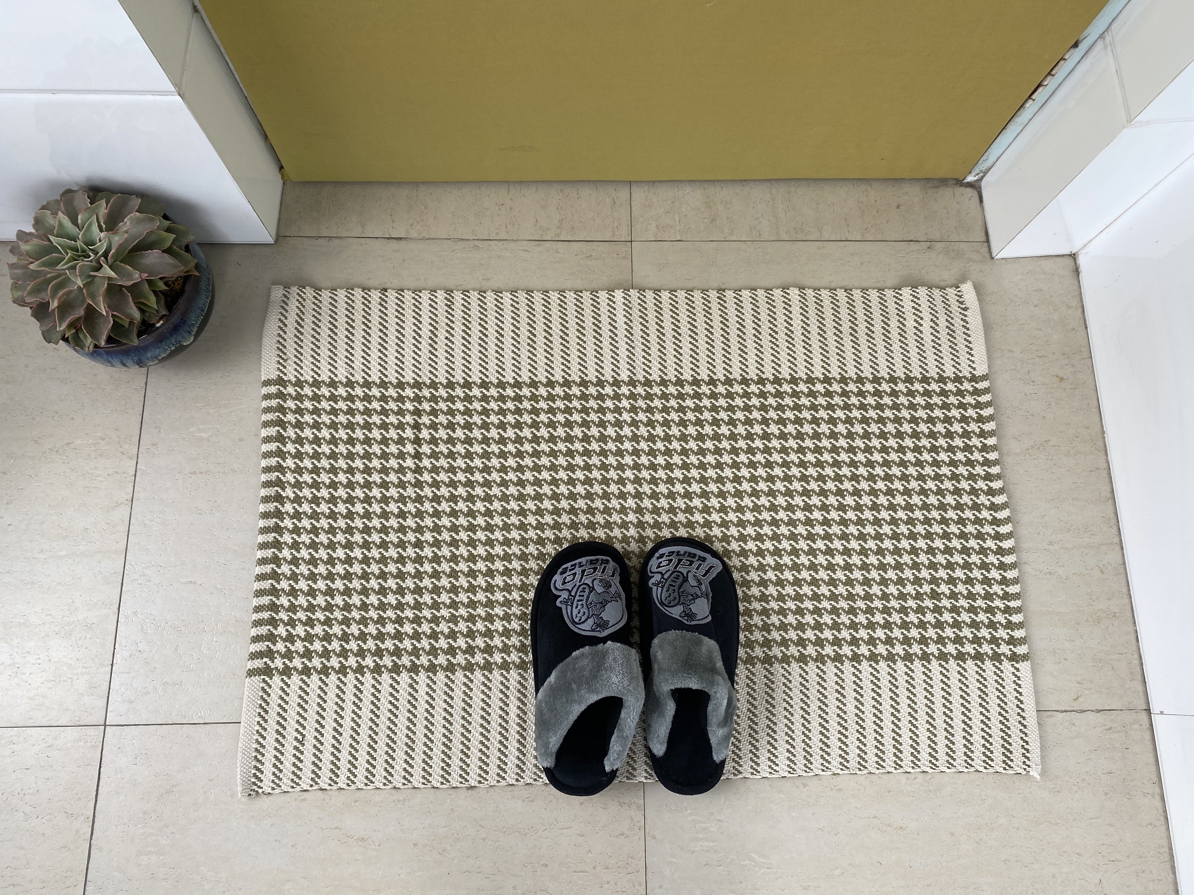 Elegant Handcrafted Cotton Floor Mat - Colorful Design & Sturdy Build