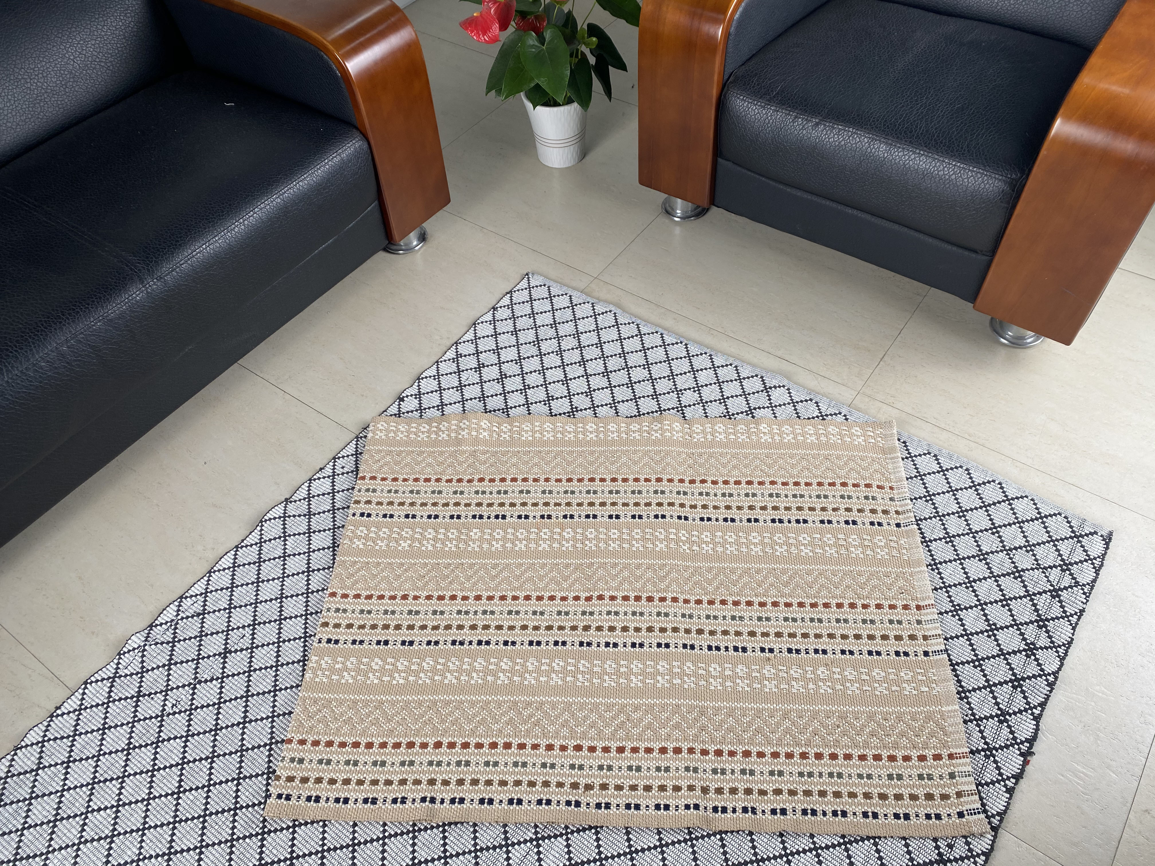 Elegant Cotton Carpet - Premium Quality Handwoven Floor Decor for Home Interiors
