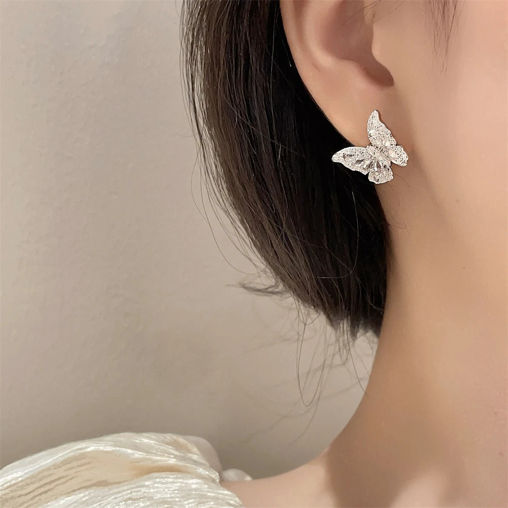 Geometric Three Dimensional Butterfly Earrings Shine with Exquisite Jewelry Product 925 Silver Ear Clip 250103