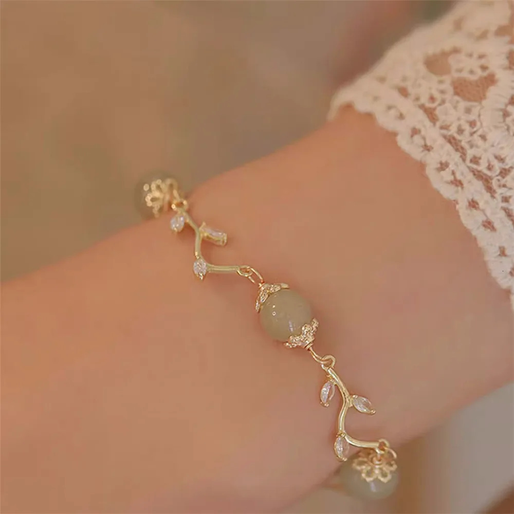 Natural an Jade Adjustable Womens Bracelet Willow Accessories Versatile Womens Exquisite Jewelry Romantic Girlfriend Gift 250102