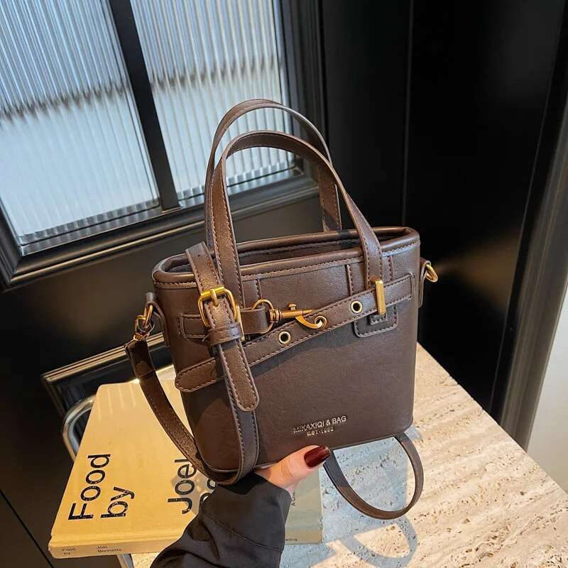 New Retro Women s Designer Handbag Lightweight Multi functional Crossbody Bag Fashionable Bucket Bag bag