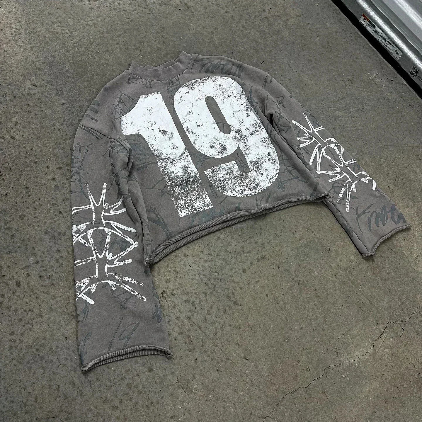 Y2k vintage tie dye number 19 T-shirt Gothic hip-hop graphic graffiti print cut top mens oversized loose long sleeved T-shirt 250103