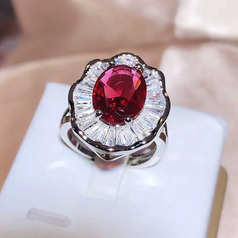 925 Silver Luxury Womens Ring Red Cubic Zirconia Wedding Anniversary Ring Gift Womens Elegant Accory Hot Selling JewelryXJ250104