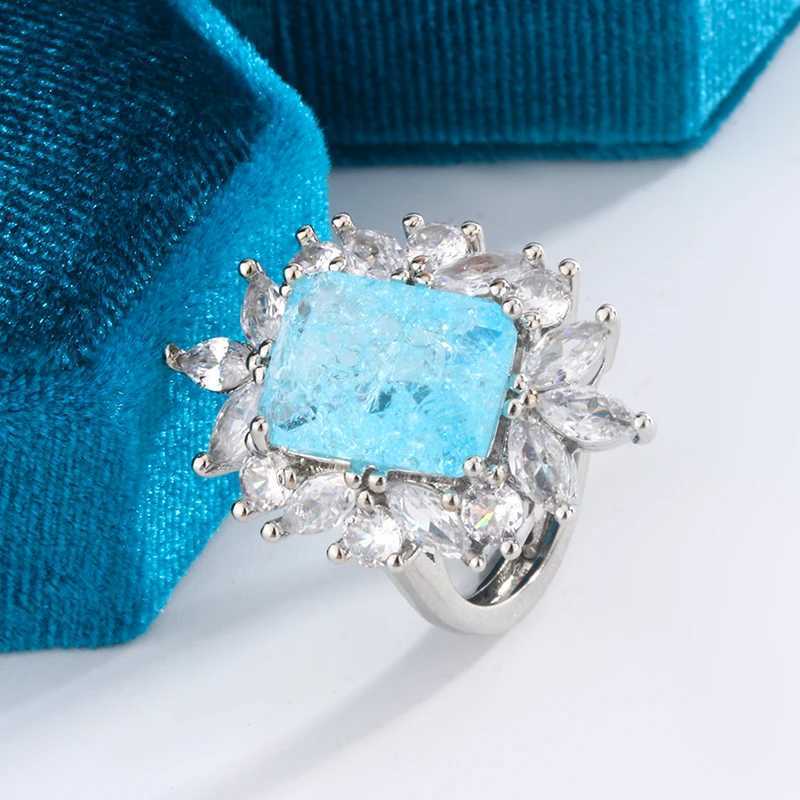 Europe and The United States Bright Sea Blue Square Jewel Ring Classic Design White Full Diamond Zircon La 925 Silver RingXJ250104
