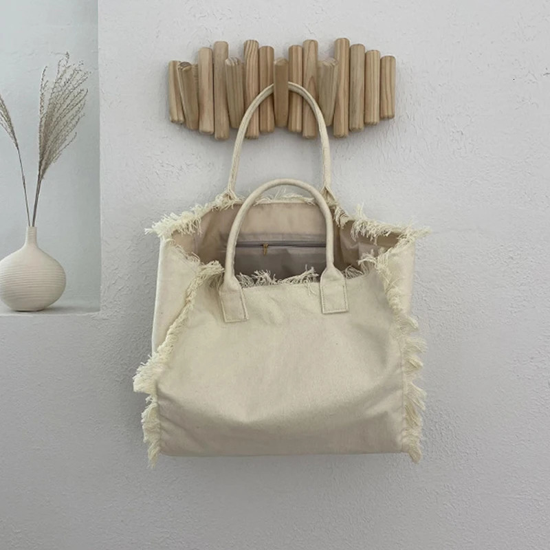 Canvas Tote Bag Large Capacity Handbags For Women Fashion Purse Tassel Simple Shopping Shoulder Bags 250102