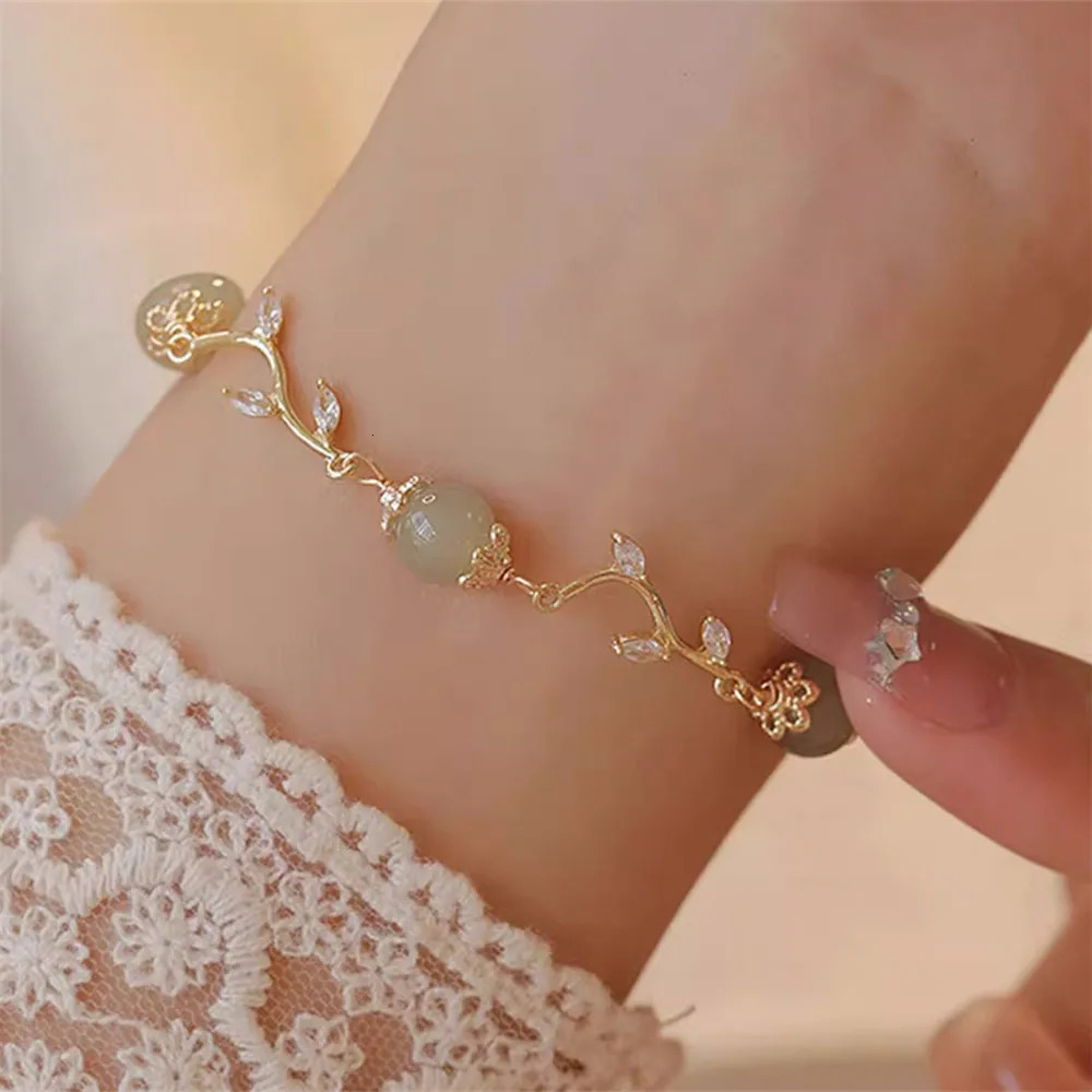 Natural an Jade Adjustable Womens Bracelet Willow Accessories Versatile Womens Exquisite Jewelry Romantic Girlfriend Gift 250102