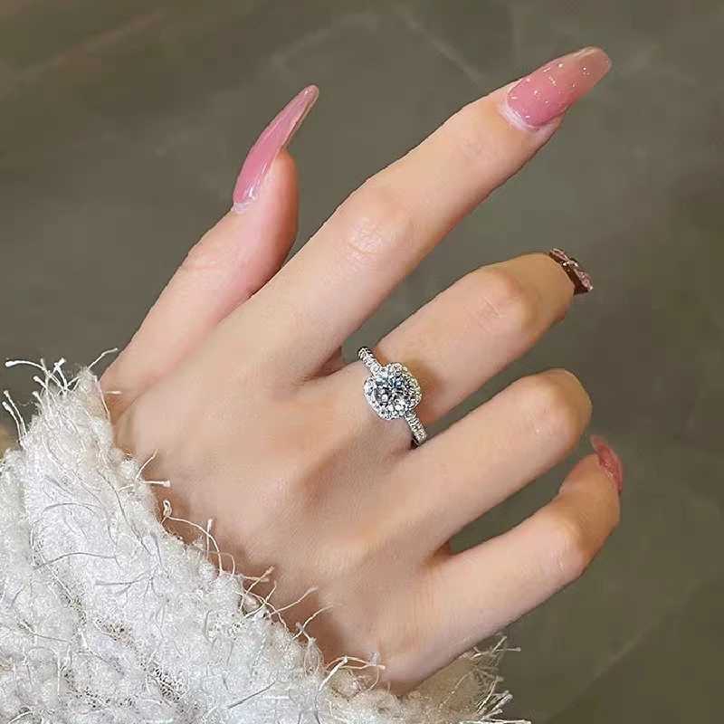 Luxury Clear CZ Heart Finger Ring for Women Wholesale 925 Sterling Silver Wedding Engagement Statement Fashion Fine JewelryXJ250514