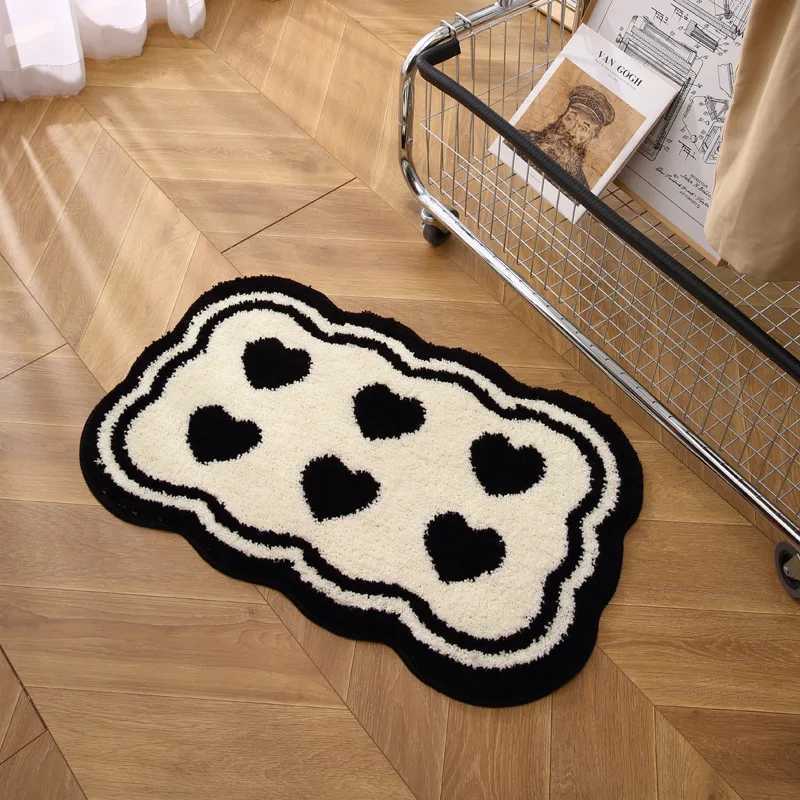 VIKAMA Black and White -Shaped Carpet Soft and Cfortable Bedro Plush Decorative Floor Mat Entrance Door Mat He Decor H251129