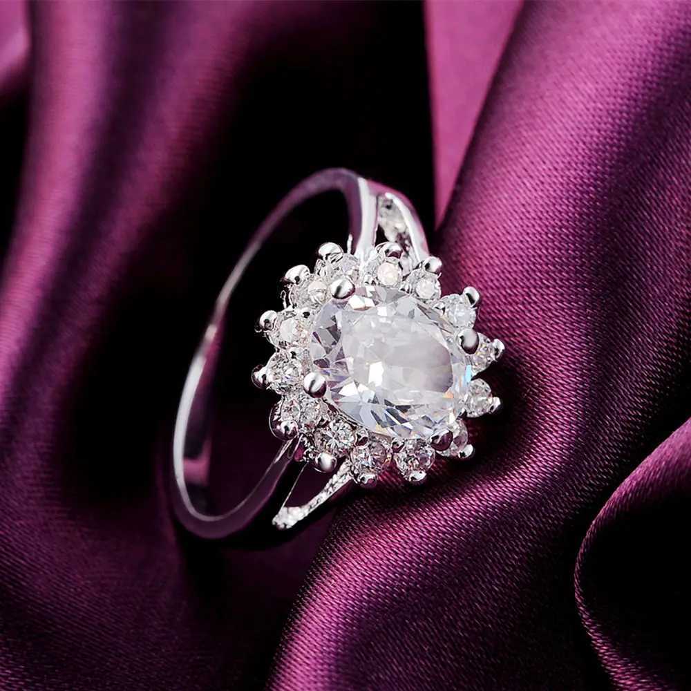 Popular brands 925 Sterling Silver crystal flower moissanite diamond Rings For Women Fashion Wedding Party Gifts JewelryXJ250104