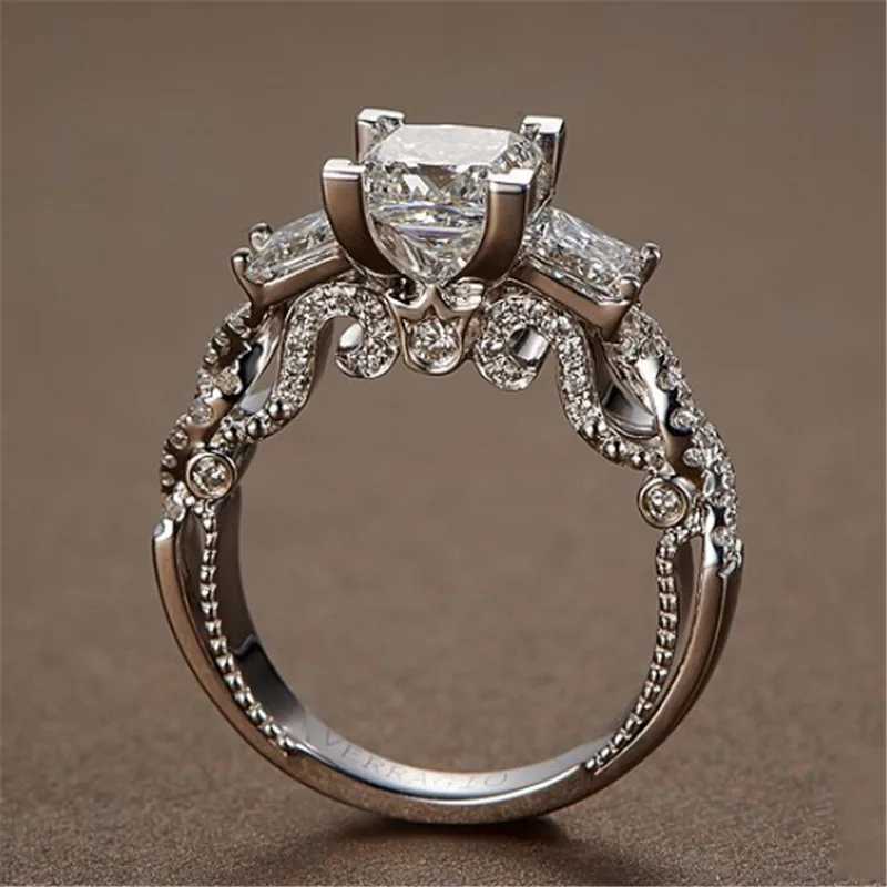 Vintage Three stone Lab Diamond Ring 925 sterling silver Bijou Engagement Wedding band Rings for Women Men Charm Party JewelryXJ250104