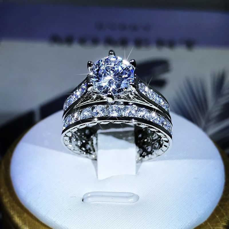 925 Silver Luxury Womens Engagement Ring 2PCS/Set Sparkling Zircon Novel Design Two tone Elegant Womens Jewelry Ring PendantXJ250412