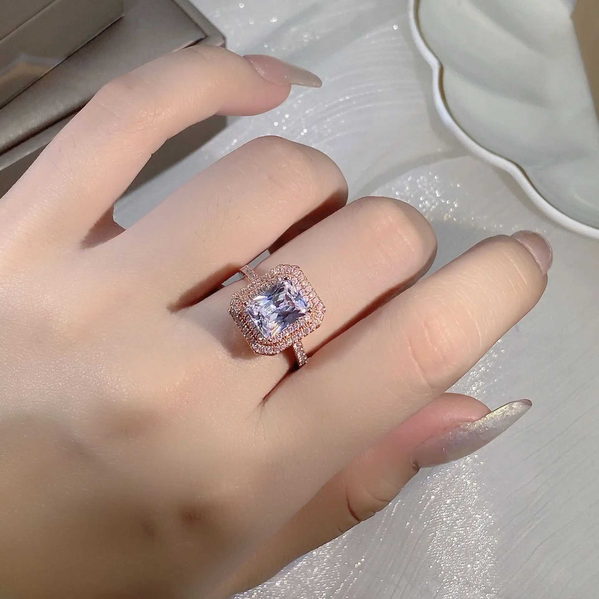 NEW Delicate Princ Baguette Full Diamond Couple Ring in Rose Gold For Women Geometric Crystal Valentines Day JewelryXJ250104