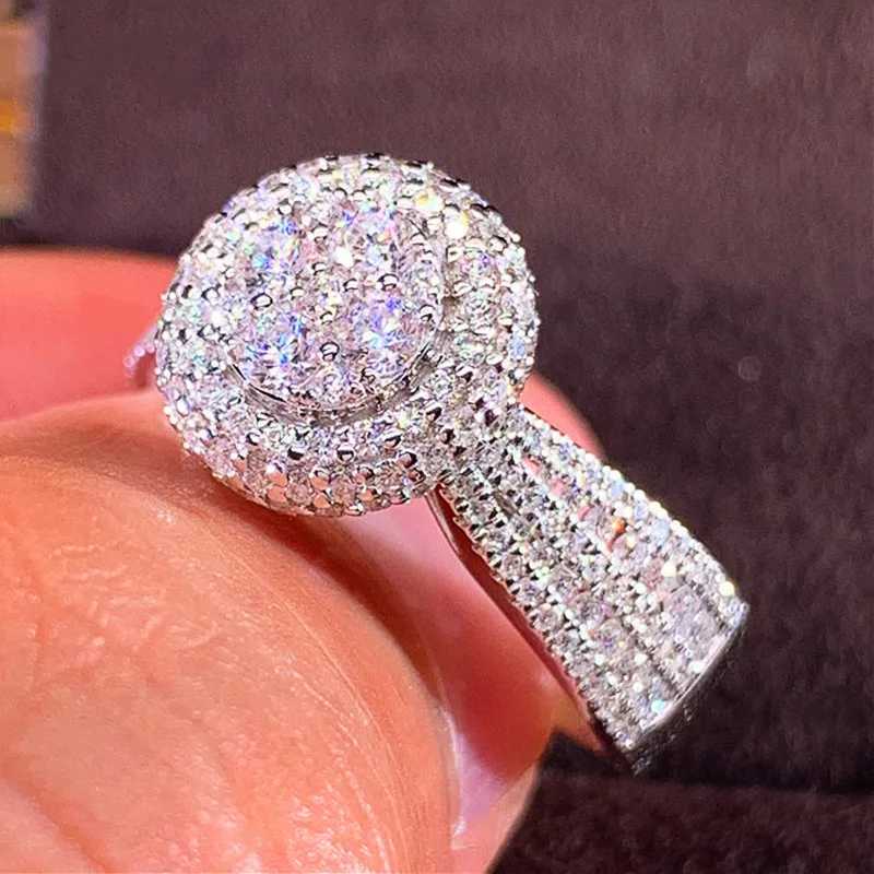 925 Sterling Silver Wedding Accories Womens Ring Full Paved Shiny CZ Stone Bow Shed New Designed La Fashion JewelryXJ250104