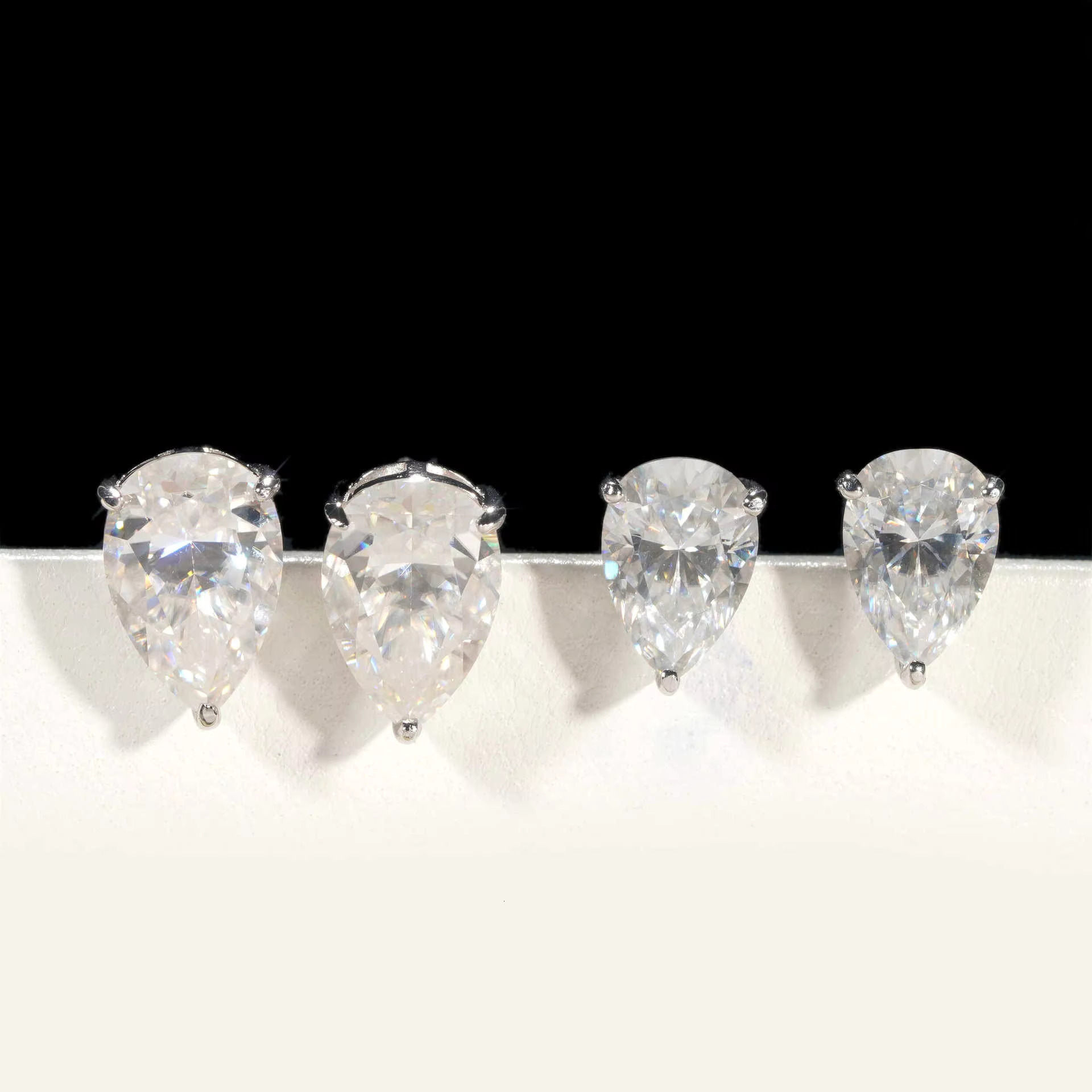 jewelry lady gift 14K gold pear cut moissanite Stud earrings