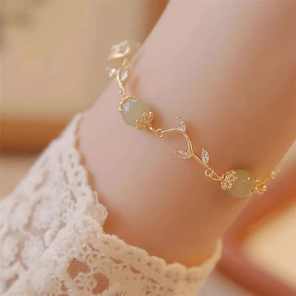 Natural an Jade Adjustable Womens Bracelet Willow Accessories Versatile Womens Exquisite Jewelry Romantic Girlfriend Gift 250102