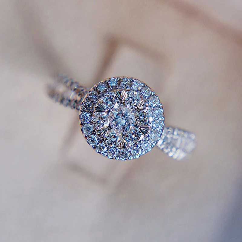 Huitan Elegant La Luxury Ring Bridal Wedding Band with Brilliant Zirconia Graceful Gorgeous Finger Accories for EngagementXJ250104