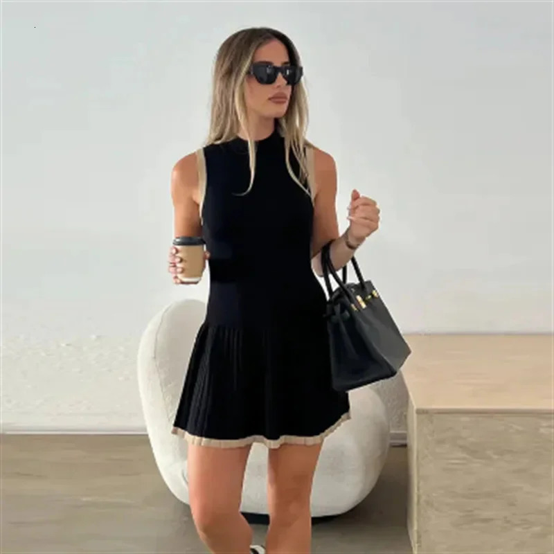 European and American style fashion contrast color round neck sleeveless knitted dress female temperament slim pleated short 250102