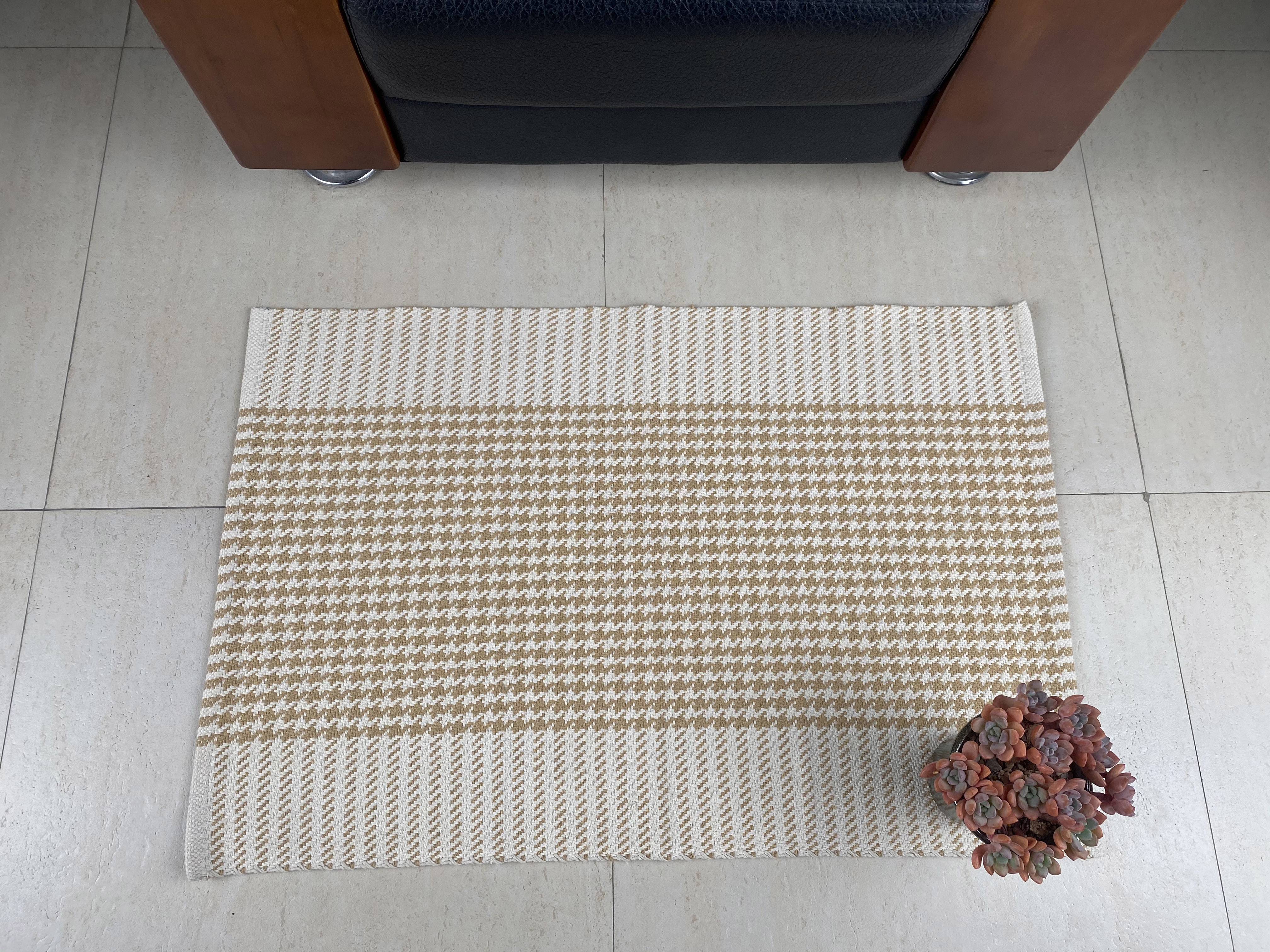 Multi-Functional Handmade Cotton Floor Mat Sturdy Design Perfect for Various Rooms