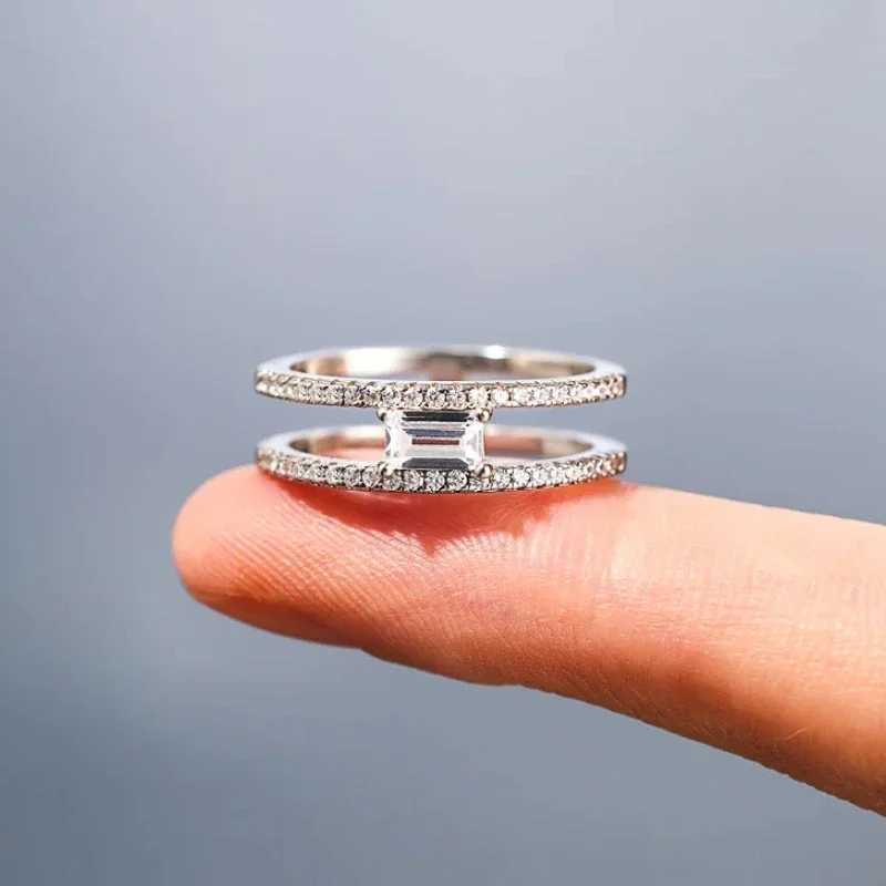 Huitan Double Layer Design Women Rings Inlaid Geometric Cubic Zirconia Simple Stylish Female Finger-rings Luxury Tren JewelryXJ250104