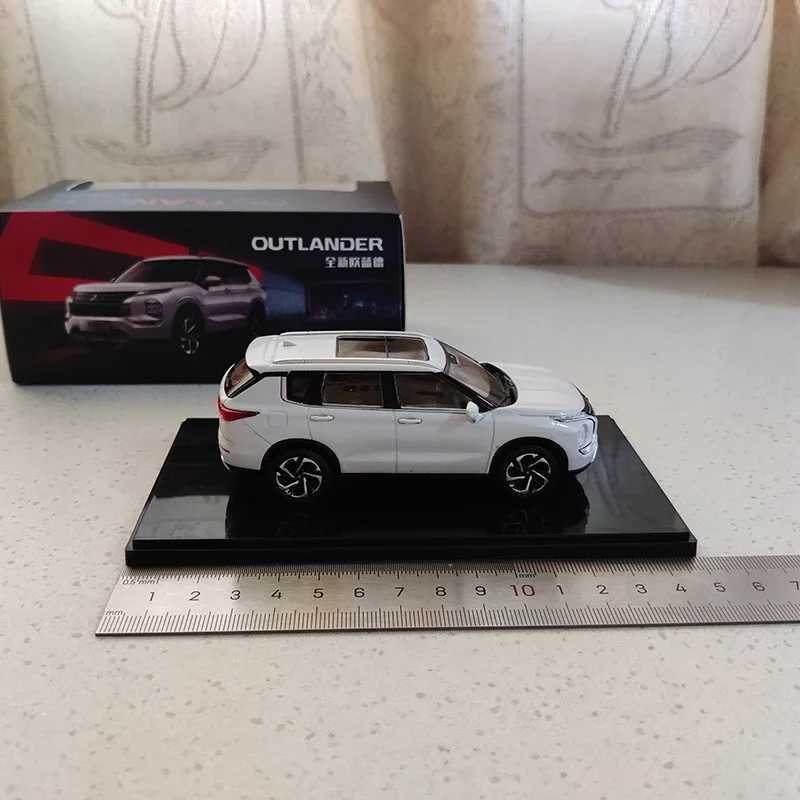Diecast Model Cars Diecast 1 43 OUTLANDER SUV 2023 Simulation Alloy Model Car Toy Collectible Ornament Gifts CL250104