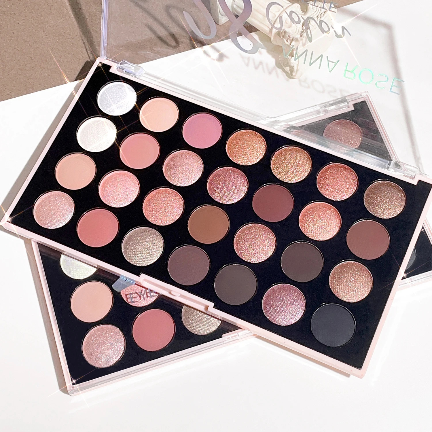 28-color eyeshadow palette pearlescent matte earthy tones non-easy to fade affordable multi-color eyeshadow palette 250103