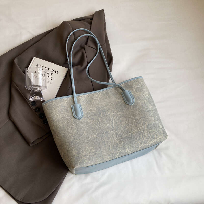 fashion brand new large capacity shoulder high-end women's Fashion niche leisure handbag ladies Tote bag