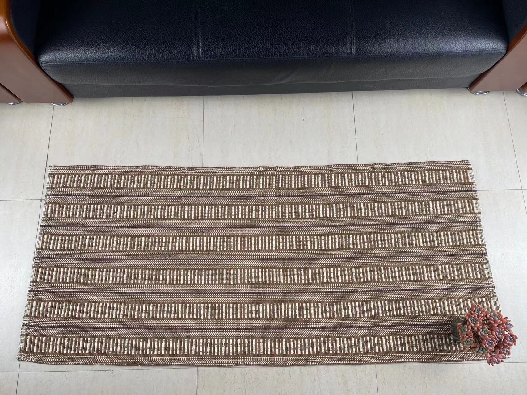 Sophisticated Hand-Made Cotton Rugs - Combining Comfort with Style