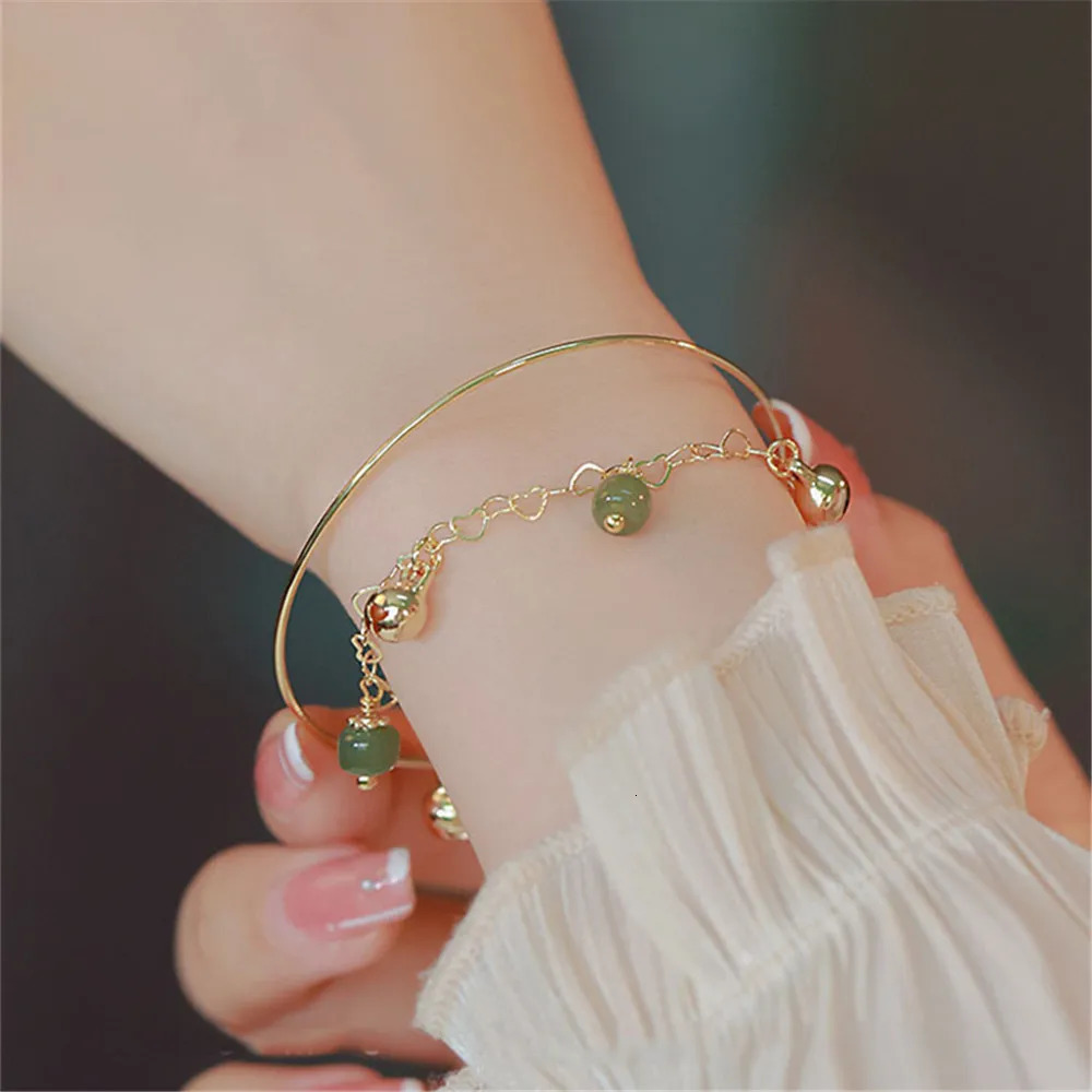 Handmade Natural Hetian Jade Pearl Bell Charm Bracelet Womens Ins Niche Double layer Stacking Wear Romantic Antique Jewelry 250102